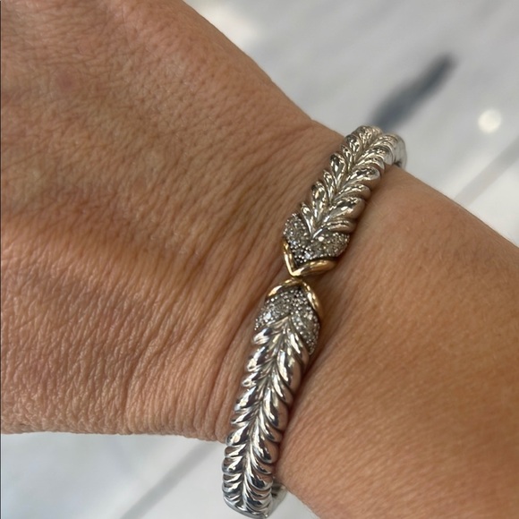 Elegant Silver and Gold Women's Bracelet - Picture 5 of 8